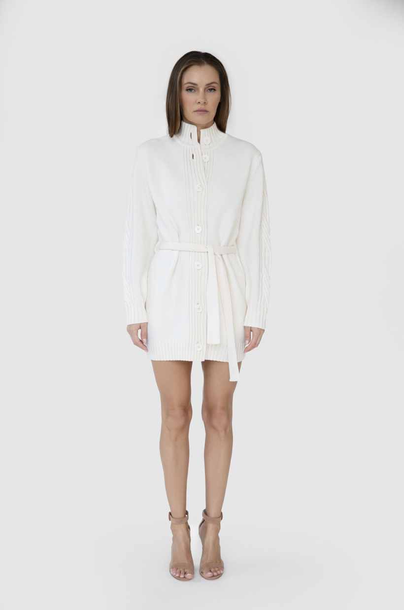 COAT Cardigan ecru z wełny merino ze stójką i paskiem damski kardigan płaszcz z dzianiny przód