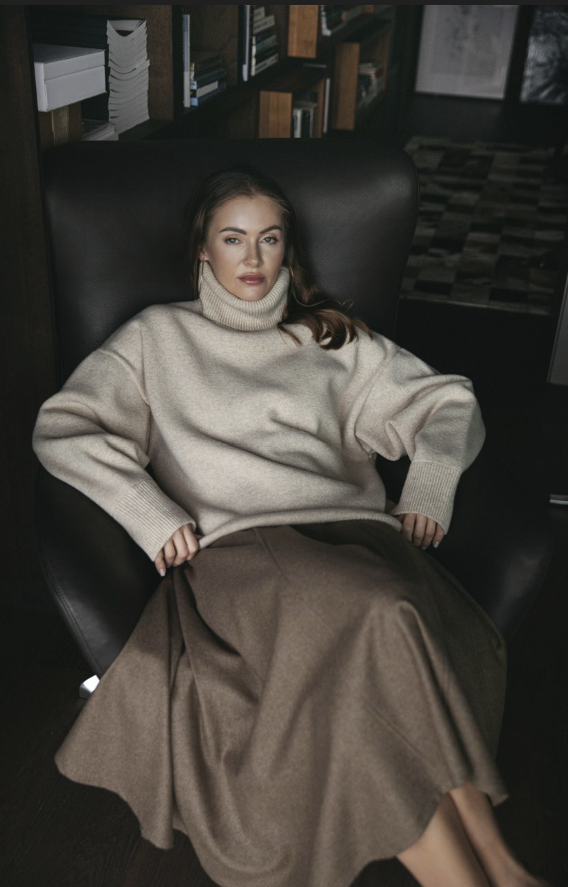 Golf oversize beżowy z wełny merino damski luźny sweter z golfem ciepły sweter z wełny merino na zimę
