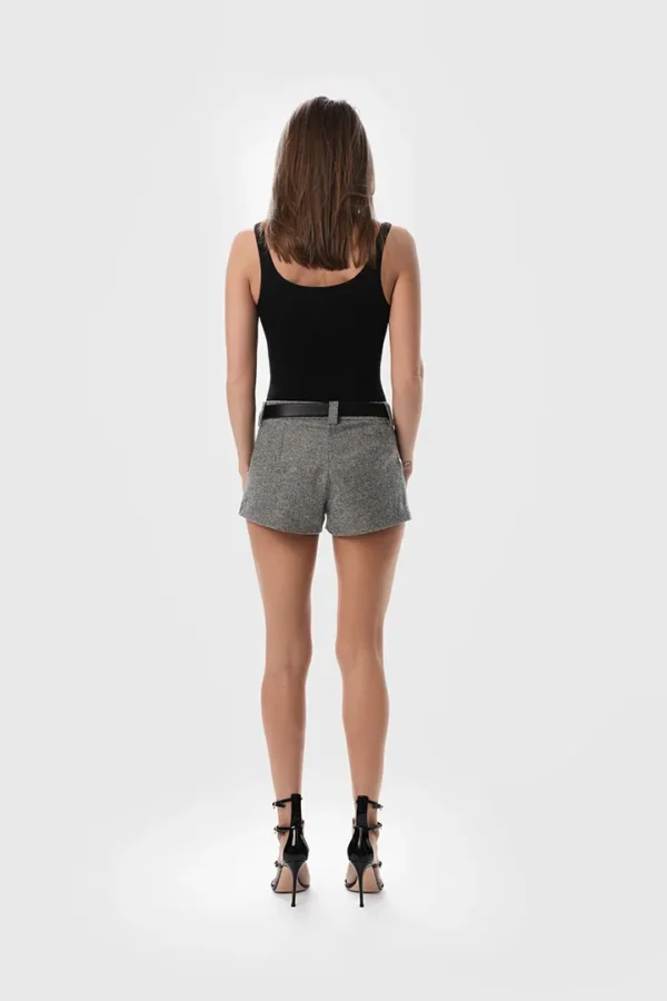 Low-rise shorts